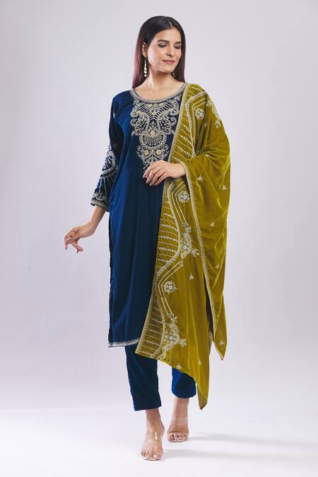 Buy_Samyukta Singhania_Teal Velvet Embroidery Round Neck Kurta Set With Dupatta _Online_at_Aza_Fashions