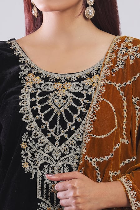 Samyukta Singhania_Black Velvet Embroidery Round Neck Kashida Kurta Set With Dupatta _at_Aza_Fashions