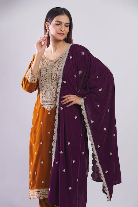 Samyukta Singhania_Mustard Velvet Embroidery, Sequins Round Neck Heavy Kurta Set With Dupatta _Online_at_Aza_Fashions