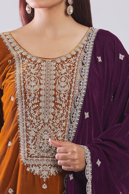 Samyukta Singhania_Mustard Velvet Embroidery, Sequins Round Neck Heavy Kurta Set With Dupatta _at_Aza_Fashions