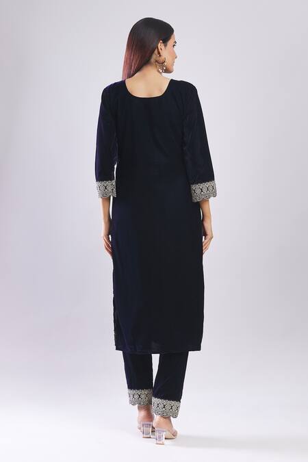 Samyukta Singhania Navy Blue Velvet Kurta Set With Dupatta 