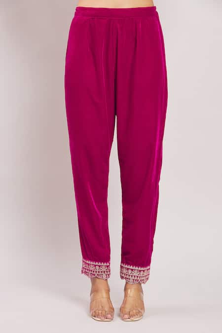 Samyukta Singhania_Magenta Velvet Embroidery Round Neck Kurta Set With Dupatta _Online_at_Aza_Fashions
