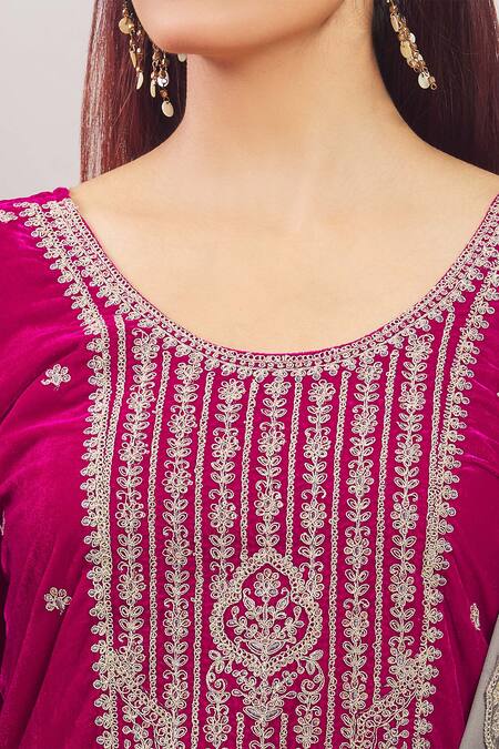 Samyukta Singhania_Magenta Velvet Embroidery Round Neck Kurta Set With Dupatta _at_Aza_Fashions