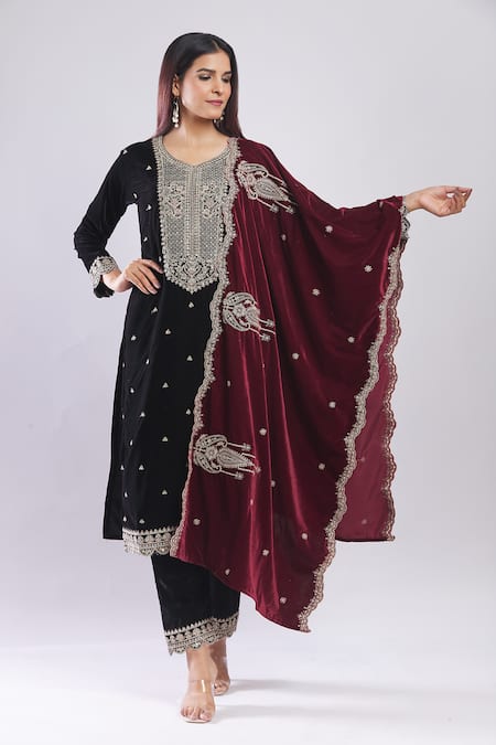 Shop Samyukta Singhania Black Velvet Embroidery V-neck Kurta Set With Dupatta Online at Aza Fashions Shop_Samyukta Singhania_Black Velvet Embroidery V-neck Kurta Set With Dupatta _Online_at_Aza_Fashions