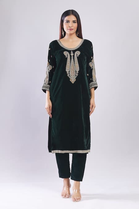 Shop Samyukta Singhania Green Velvet Embroidery Round Neck Bottle Kurta Set With Dupatta Online at Aza Fashions Shop_Samyukta Singhania_Green Velvet Embroidery Round Neck Bottle Kurta Set With Dupatta _Online_at_Aza_Fashions