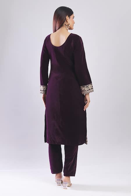 Samyukta Singhania Heavy Velvet Kurta Set With Dupatta 