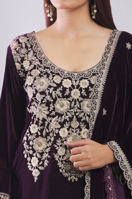 Samyukta Singhania_Purple Velvet Embroidery Round Neck Heavy Kurta Set With Dupatta _at_Aza_Fashions