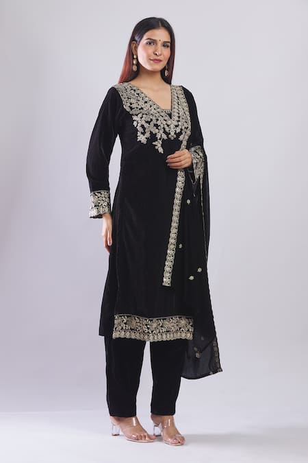 Shop_Samyukta Singhania_Black Velvet Embroidery V-neck Kurta Set With Dupatta _Online_at_Aza_Fashions