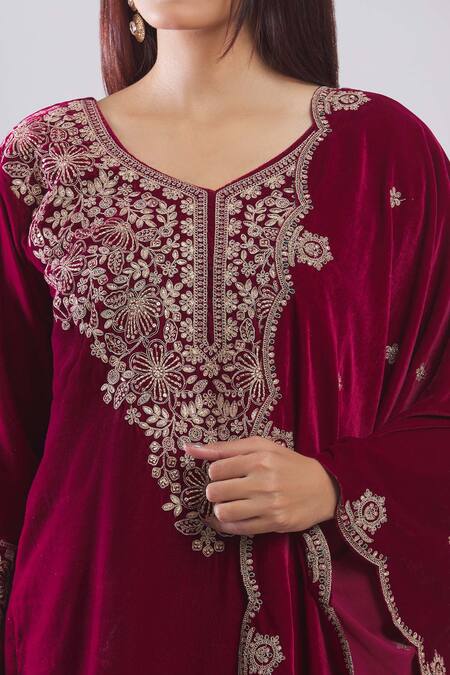 Samyukta Singhania Maroon Velvet Embroidery V-neck Heavy Kurta Set Online at Aza Fashions Samyukta Singhania_Maroon Velvet Embroidery V-neck Heavy Kurta Set _Online_at_Aza_Fashions