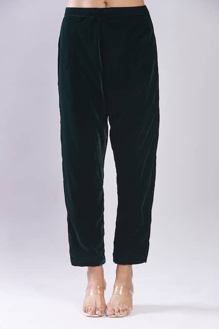 Buy Samyukta Singhania Green Velvet Embroidery Round Neck Bottle Heavy Kurta Set Online at Aza Fashions Buy_Samyukta Singhania_Green Velvet Embroidery Round Neck Bottle Heavy Kurta Set _Online_at_Aza_Fashions