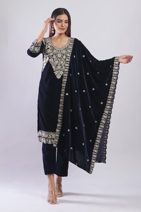 Shop_Samyukta Singhania_Navy Velvet Embroidery V-neck Blue Kurta Set With Dupatta _Online_at_Aza_Fashions