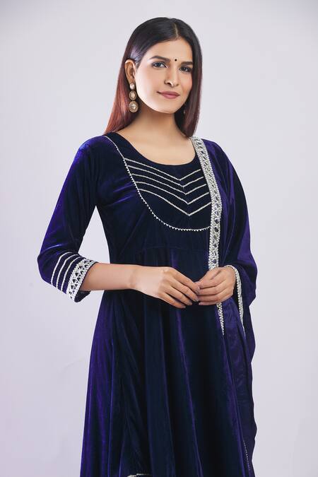 Naintara Bajaj_Navy Velvet Embroidery, Gota Patti Round Neck Kurta Set _at_Aza_Fashions