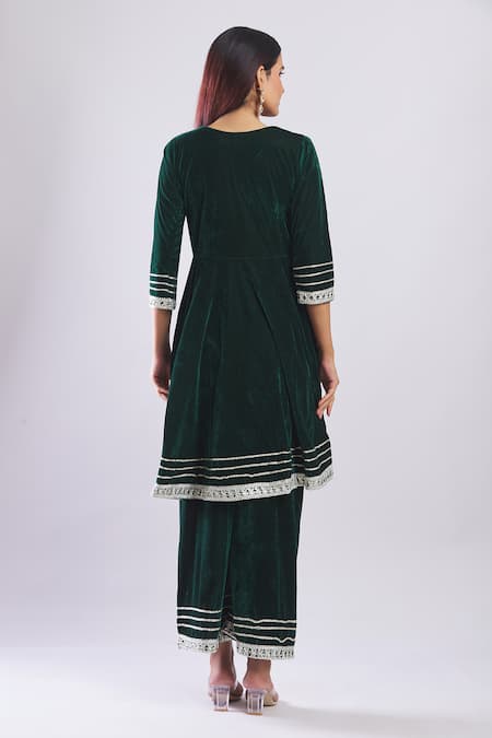Shop Naintara Bajaj Green Velvet Gota Patti Round Neck Kurta Set at Aza Fashions Shop_Naintara Bajaj_Green Velvet Gota Patti Round Neck Kurta Set _at_Aza_Fashions