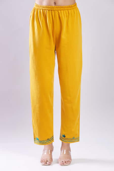 Buy_Naintara Bajaj_Mustard Fleece Embroidery Round Neck Woolen Kurta Set _Online_at_Aza_Fashions