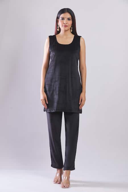 Naintara Bajaj_Black Velvet Embroidery Mandarin Collar Kurta Set With Long Shrug _Online_at_Aza_Fashions