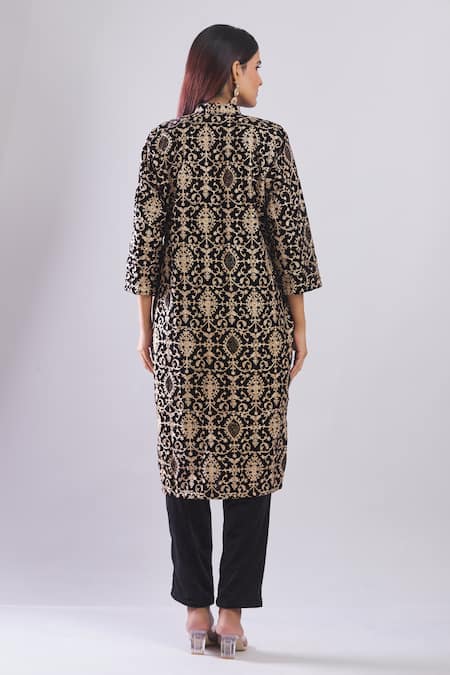 Naintara Bajaj Black Velvet Kurta Set with Long Shrug 