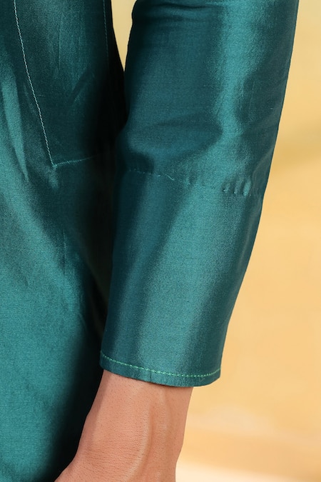 Raw & Rustic By Niti Bothra_Teal Chanderi Silk Embroidery Blue Kurta _at_Aza_Fashions