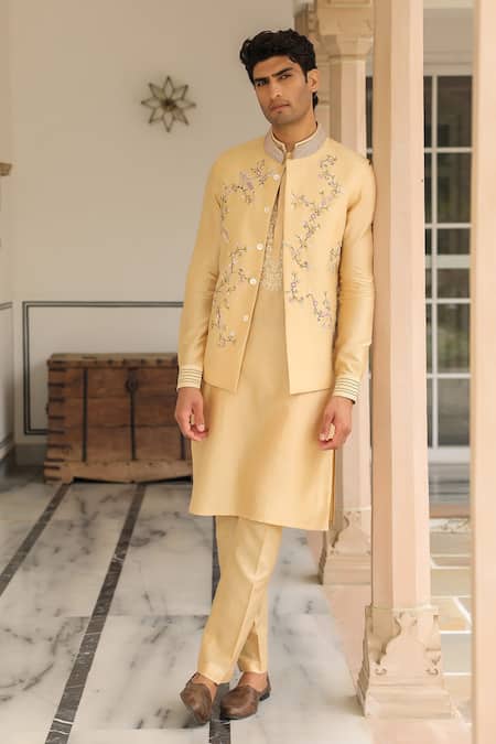 Label Niti Bothra Floral Threadwork Chanderi Bandi 