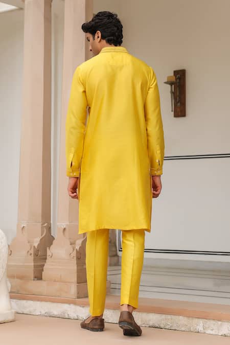 Label Niti Bothra Geometric Embroidered Kurta Set 