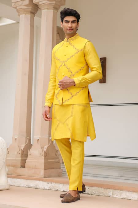 Label Niti Bothra Floral Embroidered Yellow Bandi 