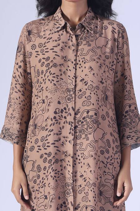 Buy Klad Brown Crepe Button-down Neck Botanic Printed Long Shirt Dress Online at Aza Fashions Buy_Klad_Brown Crepe Button-down Neck Botanic Printed Long Shirt Dress_Online_at_Aza_Fashions