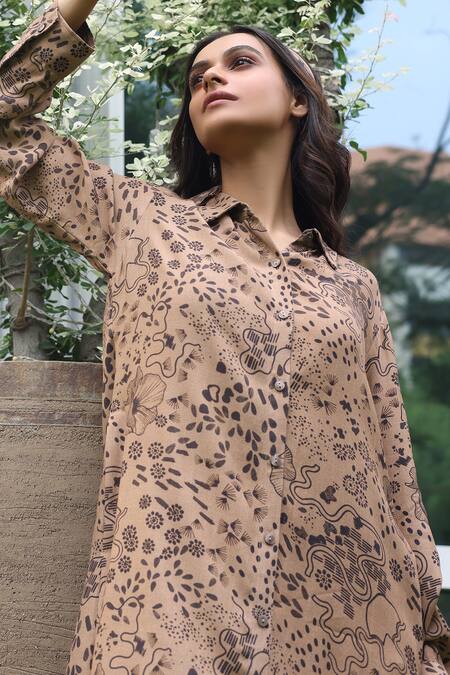 Shop_Klad_Brown Crepe Collared Botanic Print Shirt Dress