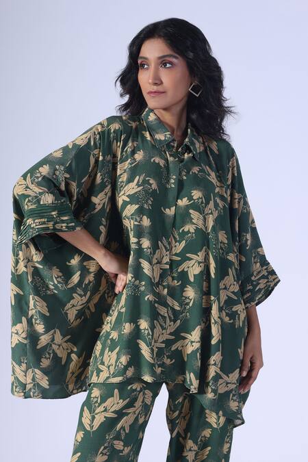 Klad_Green Crepe Collared Beetle Box Coordinated Set_Online_at_Aza_Fashions