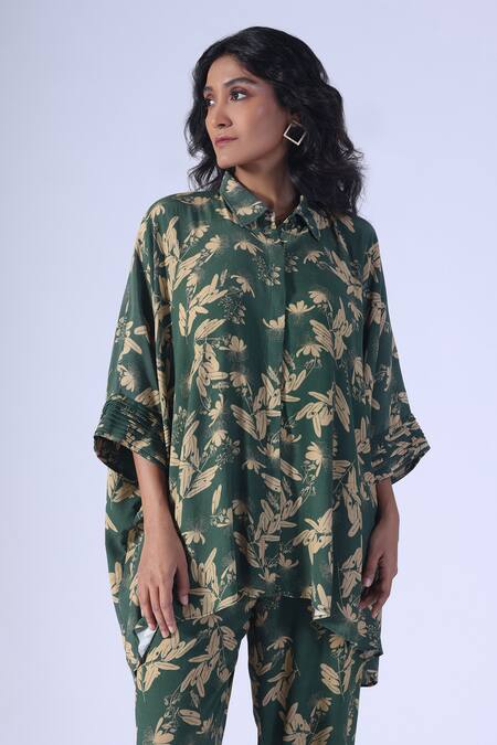 Buy_Klad_Green Crepe Collared Beetle Box Coordinated Set_Online_at_Aza_Fashions