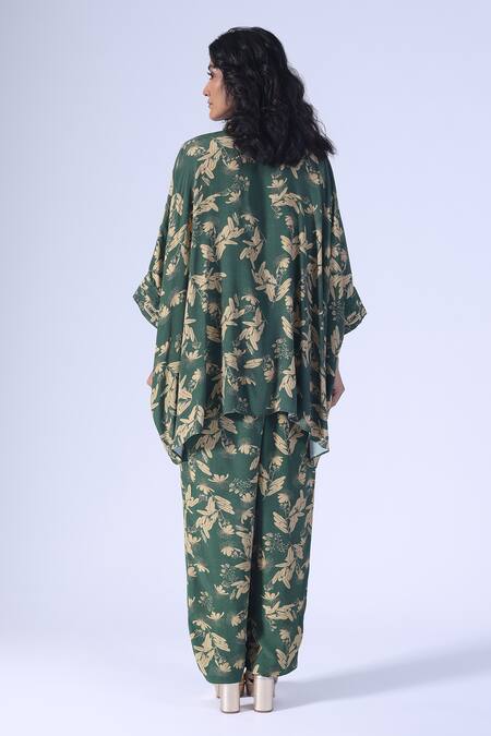 Shop_Klad_Green Crepe Collared Beetle Box Coordinated Set_at_Aza_Fashions