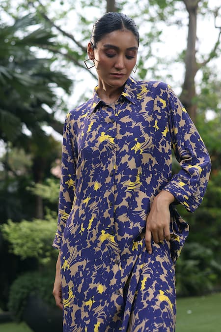 Klad_Navy Crepe Collared Printed Long Dress_at_Aza_Fashions