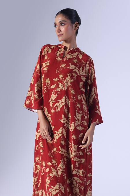 Klad_Red Crepe Mandarin Collar Printed High Low Kurta And Pant_Online_at_Aza_Fashions