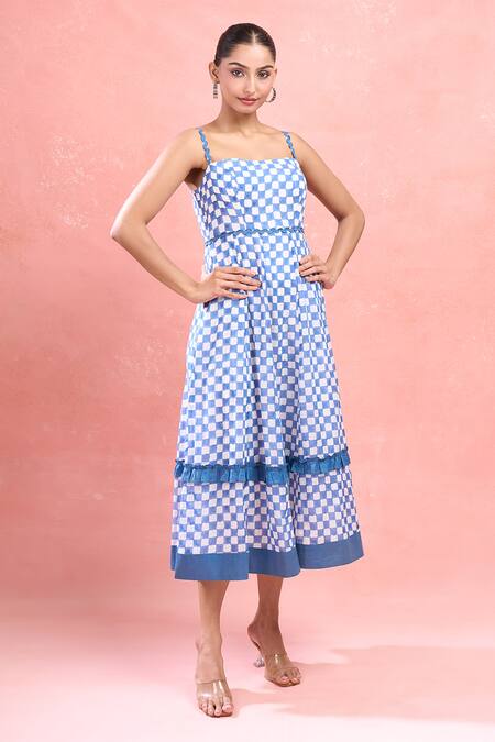 Buy Taro Blue Cotton Sweetheart Neck Gingham Sky Midi Dress Online at Aza Fashions Buy_Taro_Blue Cotton Sweetheart Neck Gingham Sky Midi Dress_Online_at_Aza_Fashions