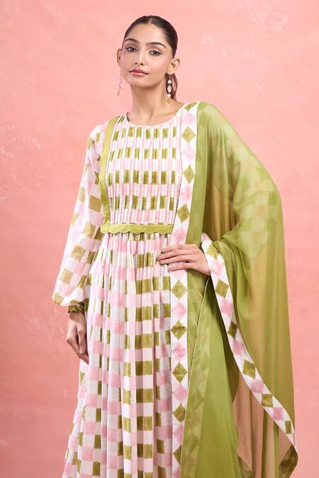 Taro_Multi Color Cotton Round Neck Plaid Kurta Set_at_Aza_Fashions