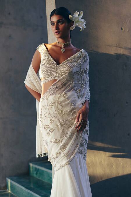 Label Nimbus_White Georgette Embroidery, Beads, Zari V-neck Hand Saree Set _Online_at_Aza_Fashions