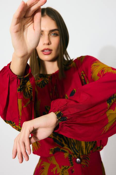 Buy_Koai_Red Muslin, Silk Round Neck Floral Cotton Top 