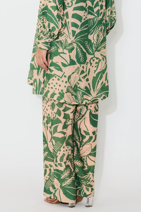 Buy Koai Peach Muslin, Cotton, Silk Floral Print Pants Online at Aza Fashions Buy_Koai_Peach Muslin, Cotton, Silk Floral Print Pants _Online_at_Aza_Fashions