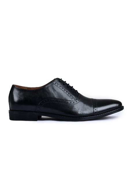 Wednesday Lifestyle_Black Classic Oxford Shoes _Online_at_Aza_Fashions