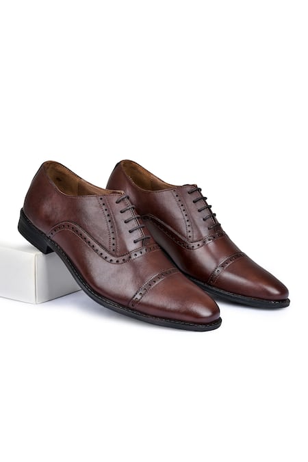 Shop_Wednesday Lifestyle_Brown Crust Leather Oxford Shoes _at_Aza_Fashions