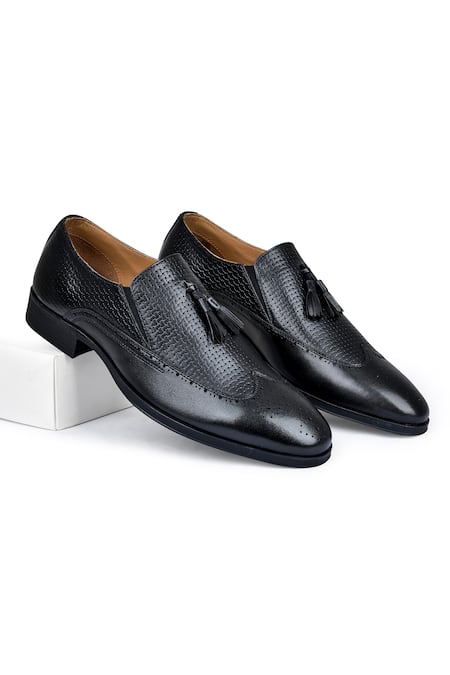 Wednesday Lifestyle Designer Wing Cap Loafers with Tassels 