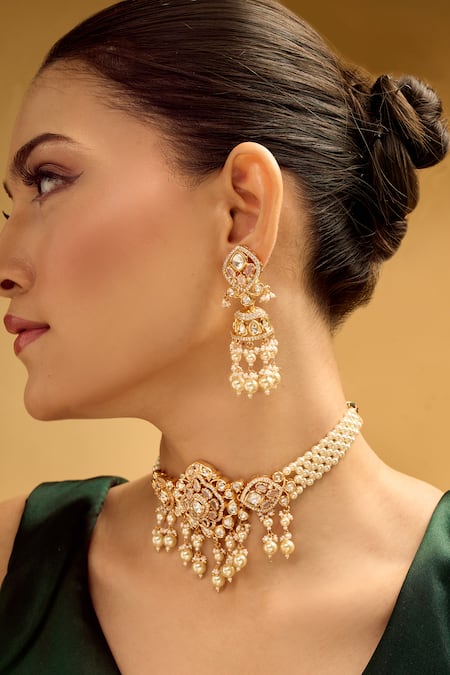 Nazaakat By Samara Singh White Pearls, Stones And Gold Embellished Jewellery Set at Aza Fashions Nazaakat By Samara Singh_White Pearls, Stones And Gold Embellished Jewellery Set _at_Aza_Fashions