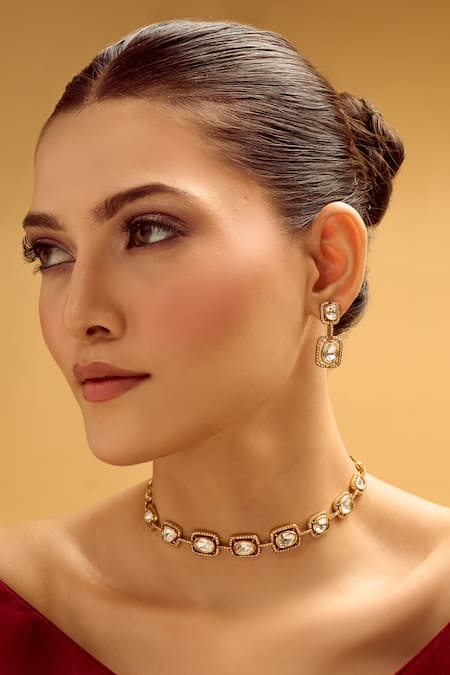 Nazaakat By Samara Singh White Stones And Gold Necklace Set 