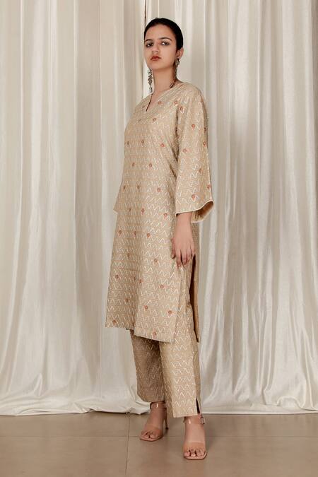 Buy Aharin India Beige Organza Gota Patti V-neck Embroidered Straight Kurta Set Buy_Aharin India_Beige Organza Gota Patti V-neck Embroidered Straight Kurta Set