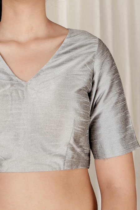 Buy_Aharin India_Gray Silk, Organza Embroidery V-neck Grey Printed Saree Set _Online_at_Aza_Fashions