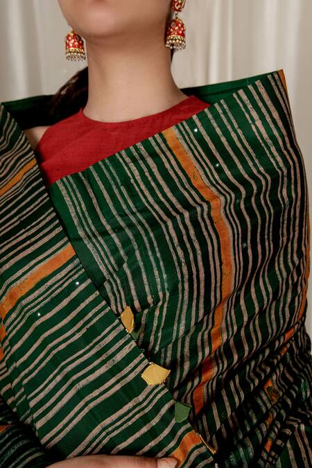 Aharin India_Green Silk Tassels Halter Neck Block Printed Saree With Red Blouse _at_Aza_Fashions