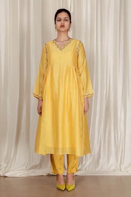 Aharin India_Yellow Chanderi Embroidery V-neck Flared Anarkali Kurta Set _at_Aza_Fashions