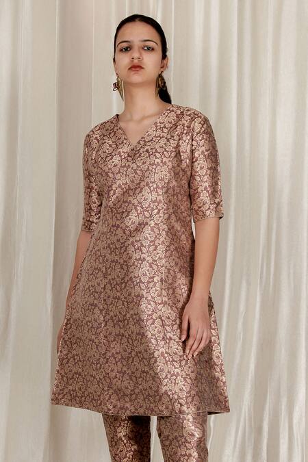 Buy_Aharin India_Pink Brocade Embroidery V-neck Floral Straight Kurta Set _Online_at_Aza_Fashions