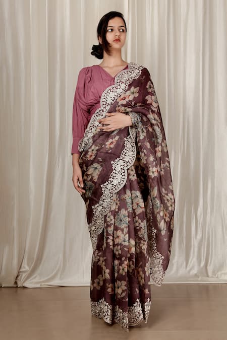 Shop_Aharin India_Pink Organza Embroidery V-neck Printed Saree With Border _at_Aza_Fashions