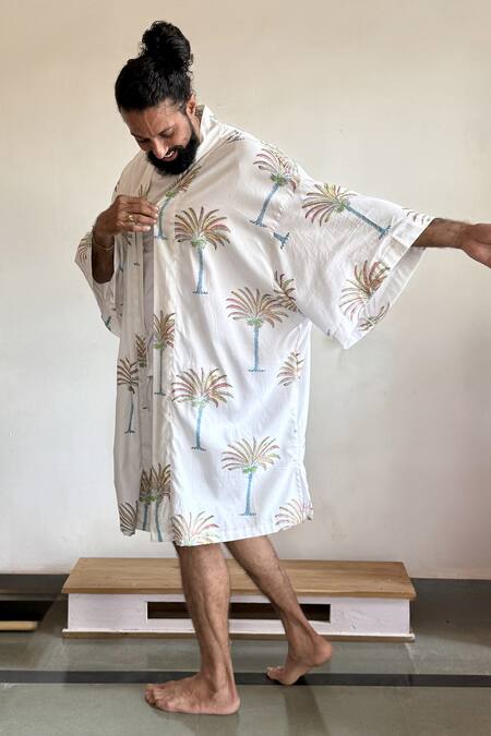 Aliaum_White Muslin, Cotton Embroidery Nature Inspired Handcrafted Kimono Jacket _Online_at_Aza_Fashions