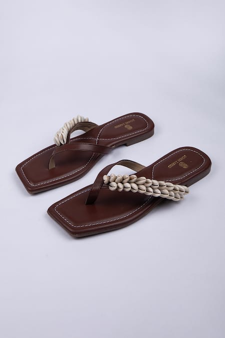 SCHON ZAPATO Kodi Toe-Holder Brown Flats 