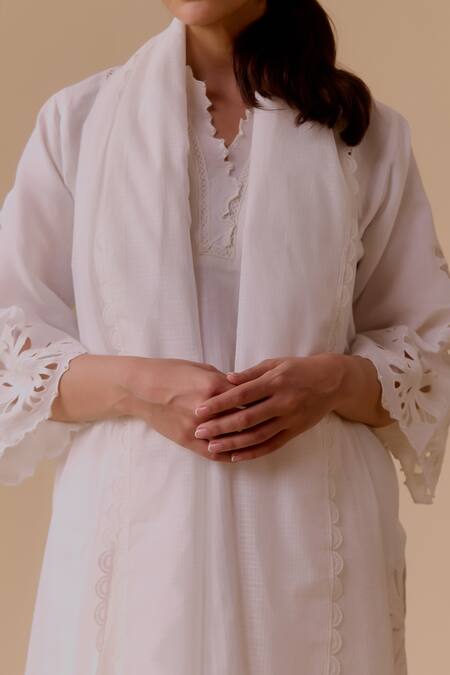 Shop_Bunka_White Kota Doria Lace Dupatta_at_Aza_Fashions